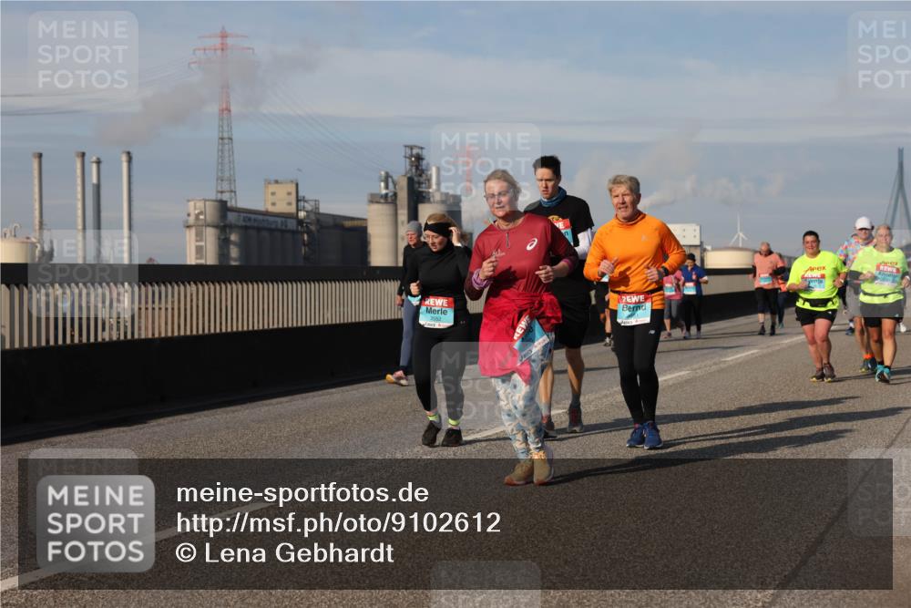 03.10.2025 - Köhlbrandbrückenlauf Lena Gebhardt http://msf.ph/oto/9102612 03.10.2025 10:12:01 Position 2 3552 meine-sportfotos.de