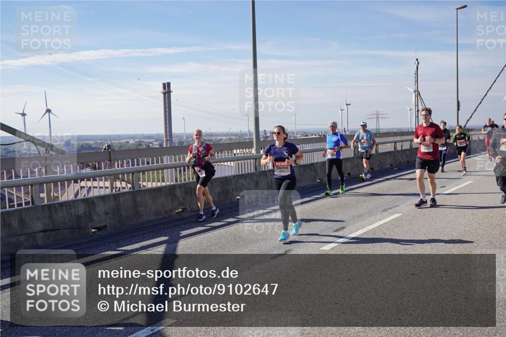 03.10.2025 - Köhlbrandbrückenlauf Michael Burmester http://msf.ph/oto/9102647 03.10.2025 12:47:30 Position 2  meine-sportfotos.de