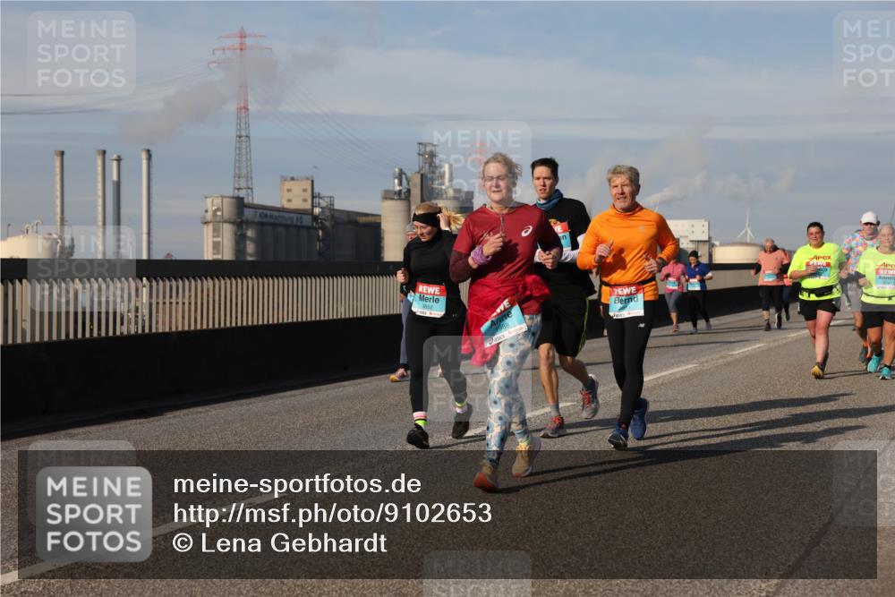 03.10.2025 - Köhlbrandbrückenlauf Lena Gebhardt http://msf.ph/oto/9102653 03.10.2025 10:12:01 Position 2 3552, 1988 meine-sportfotos.de