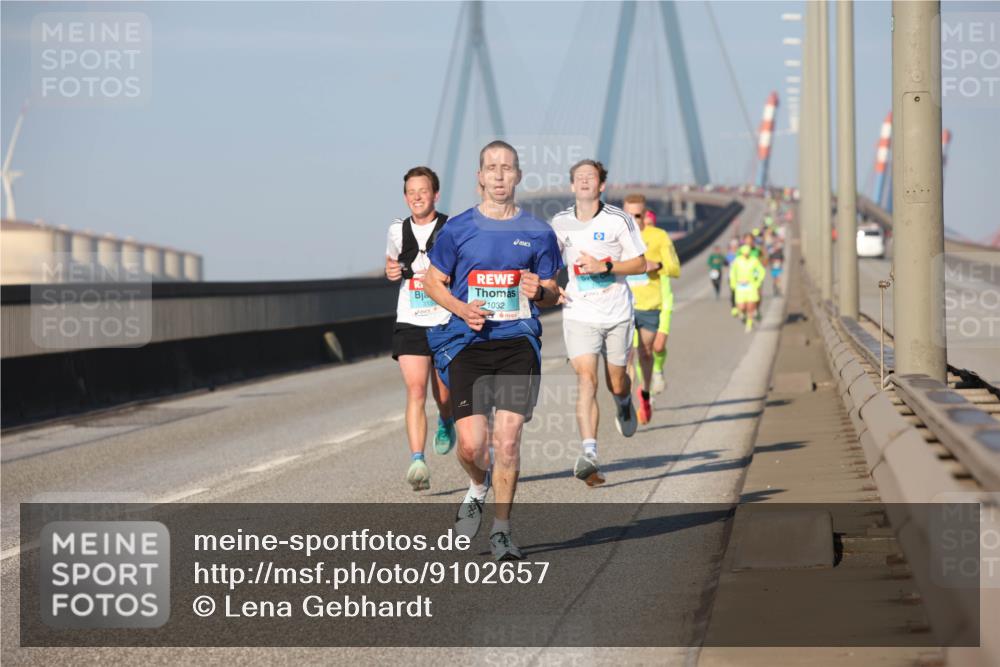 03.10.2025 - Köhlbrandbrückenlauf Lena Gebhardt http://msf.ph/oto/9102657 03.10.2025 09:37:40 Position 2 1032 meine-sportfotos.de