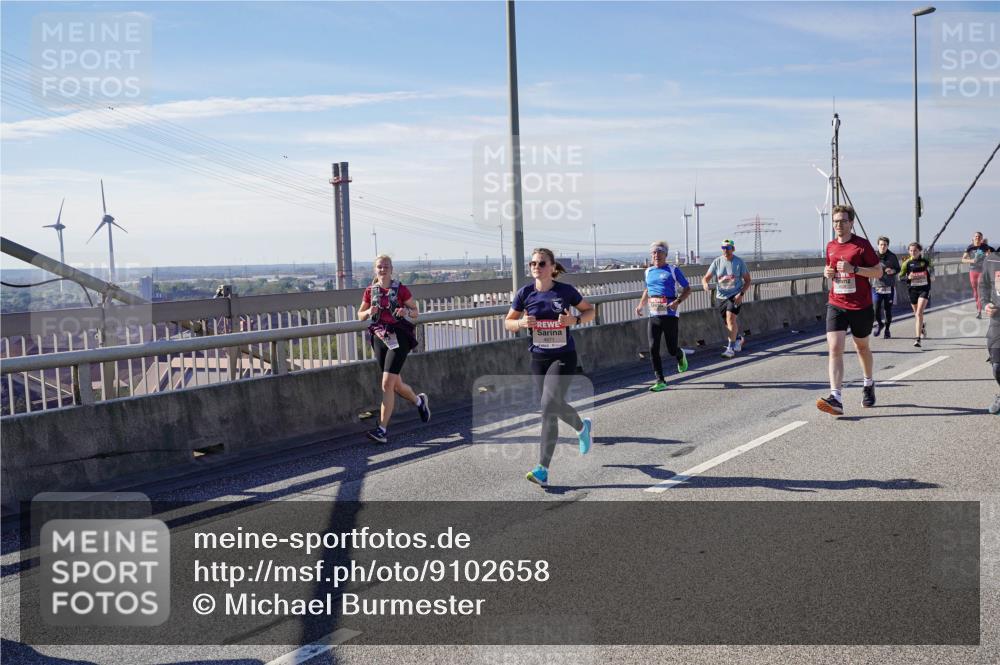 03.10.2025 - Köhlbrandbrückenlauf Michael Burmester http://msf.ph/oto/9102658 03.10.2025 12:47:30 Position 2  meine-sportfotos.de