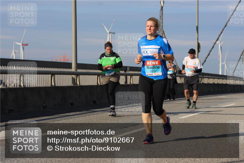 03.10.2025 - Köhlbrandbrückenlauf Strokosch-Dieckow http://msf.ph/oto/9102667 03.10.2025 10:09:13 Position 2 2520 meine-sportfotos.de