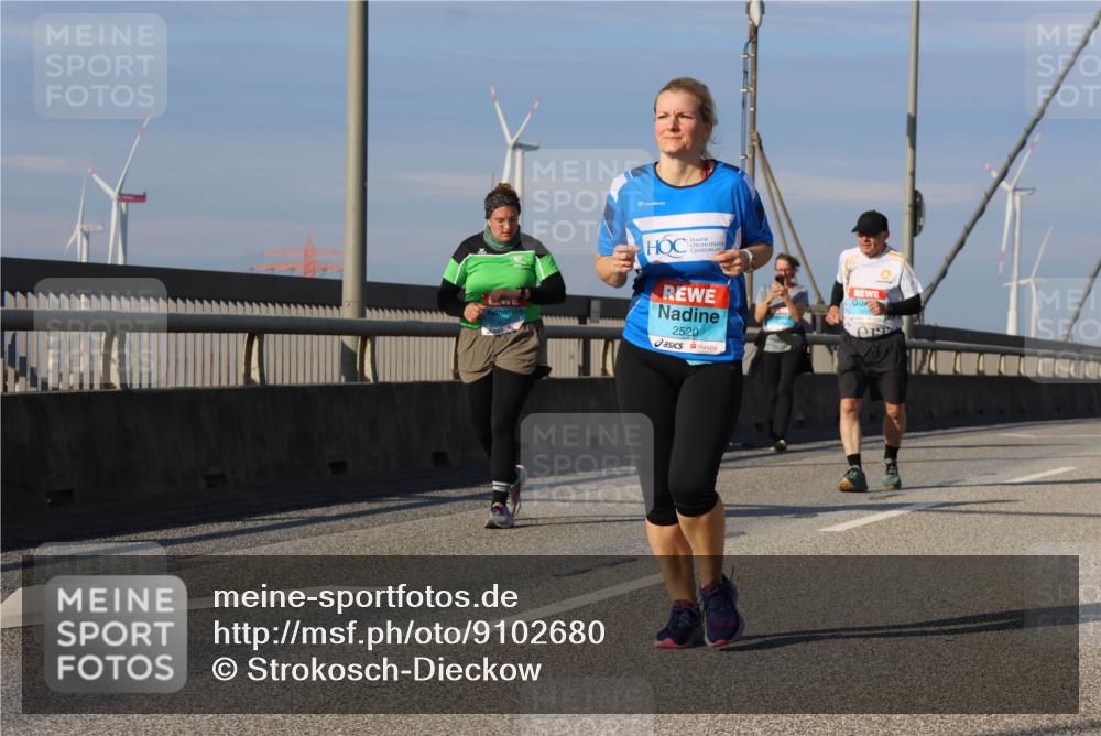 03.10.2025 - Köhlbrandbrückenlauf Strokosch-Dieckow http://msf.ph/oto/9102680 03.10.2025 10:09:13 Position 2 2520 meine-sportfotos.de