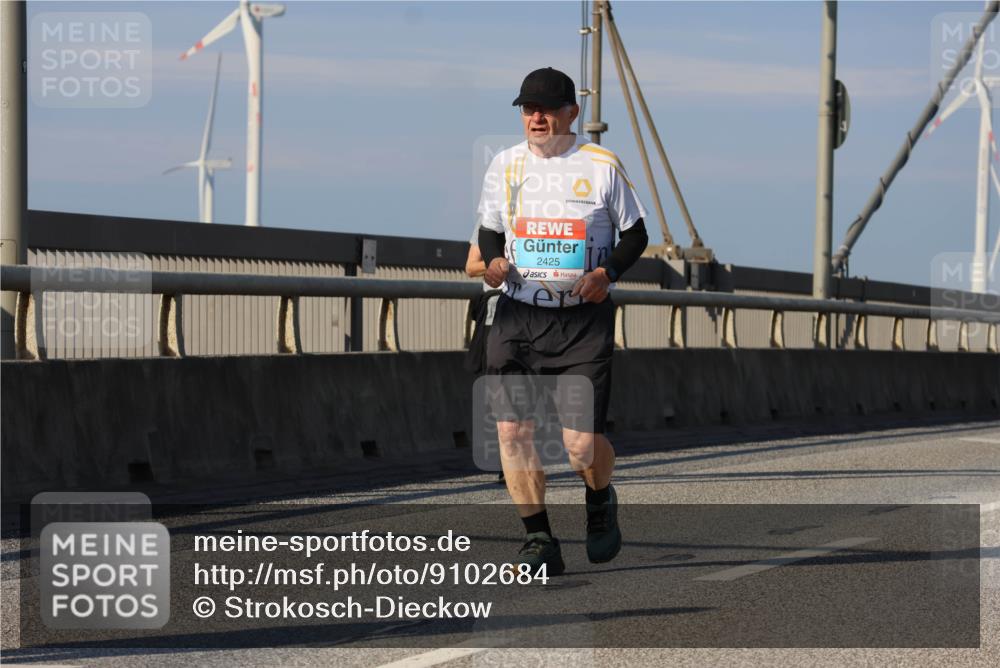 03.10.2025 - Köhlbrandbrückenlauf Strokosch-Dieckow http://msf.ph/oto/9102684 03.10.2025 10:09:15 Position 2 2425 meine-sportfotos.de