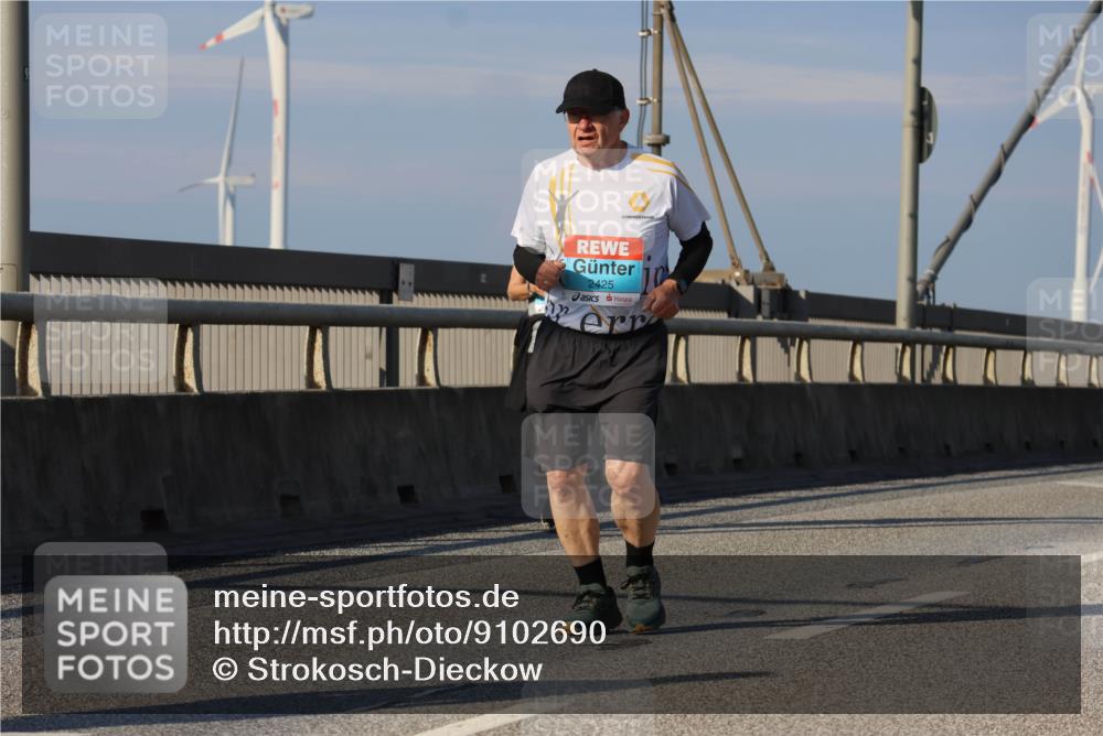 03.10.2025 - Köhlbrandbrückenlauf Strokosch-Dieckow http://msf.ph/oto/9102690 03.10.2025 10:09:15 Position 2 2425 meine-sportfotos.de