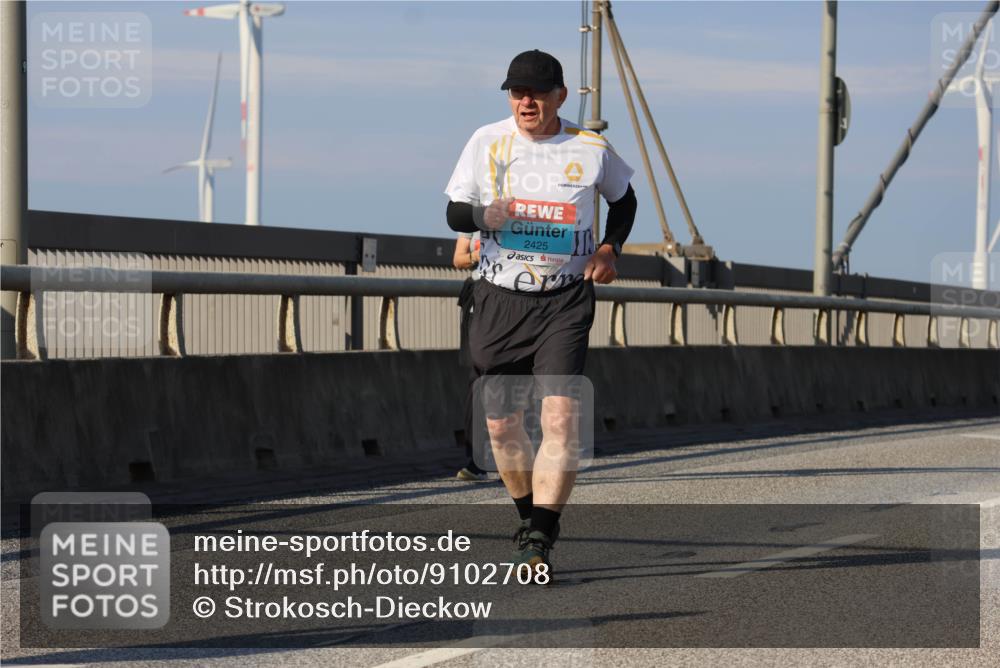 03.10.2025 - Köhlbrandbrückenlauf Strokosch-Dieckow http://msf.ph/oto/9102708 03.10.2025 10:09:16 Position 2 2425 meine-sportfotos.de