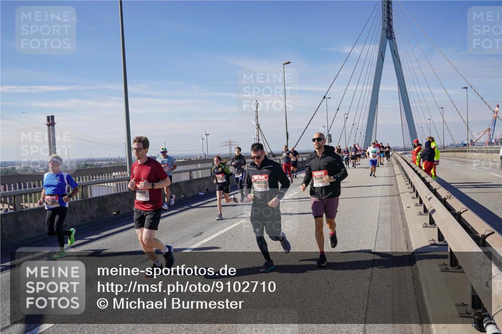 03.10.2025 - Köhlbrandbrückenlauf Michael Burmester http://msf.ph/oto/9102710 03.10.2025 12:47:32 Position 2 4533 meine-sportfotos.de