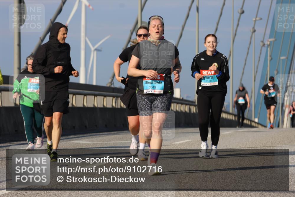 03.10.2025 - Köhlbrandbrückenlauf Strokosch-Dieckow http://msf.ph/oto/9102716 03.10.2025 10:09:25 Position 2 3624, 3649, 3103 meine-sportfotos.de
