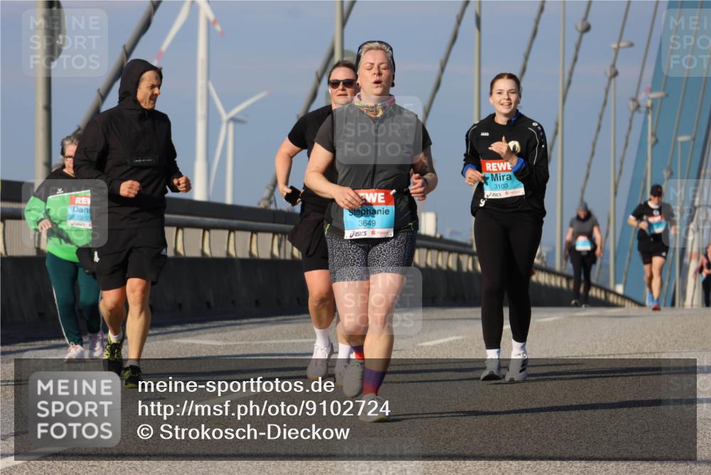 03.10.2025 - Köhlbrandbrückenlauf Strokosch-Dieckow http://msf.ph/oto/9102724 03.10.2025 10:09:25 Position 2 362, 3649, 3103 meine-sportfotos.de