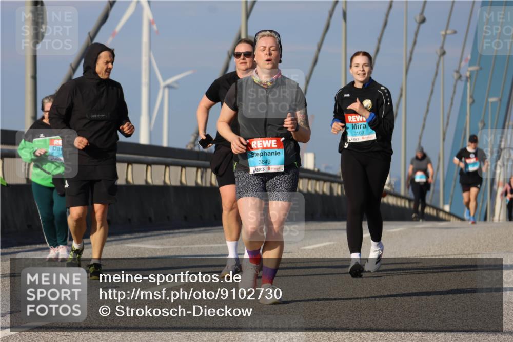 03.10.2025 - Köhlbrandbrückenlauf Strokosch-Dieckow http://msf.ph/oto/9102730 03.10.2025 10:09:25 Position 2 3649, 3103 meine-sportfotos.de
