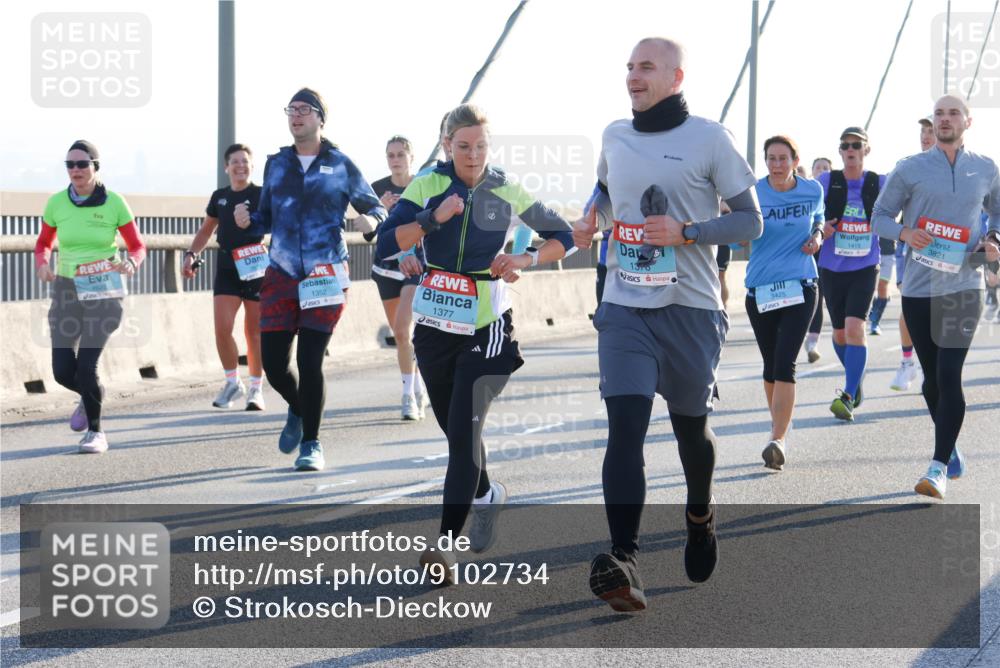 03.10.2025 - Köhlbrandbrückenlauf Strokosch-Dieckow http://msf.ph/oto/9102734 03.10.2025 09:25:15 Position 1 1352, 1377, 1376, 1415, 3821, 3425 meine-sportfotos.de