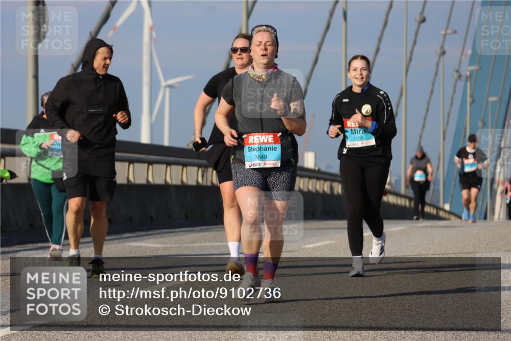 03.10.2025 - Köhlbrandbrückenlauf Strokosch-Dieckow http://msf.ph/oto/9102736 03.10.2025 10:09:25 Position 2 3649, 3103 meine-sportfotos.de