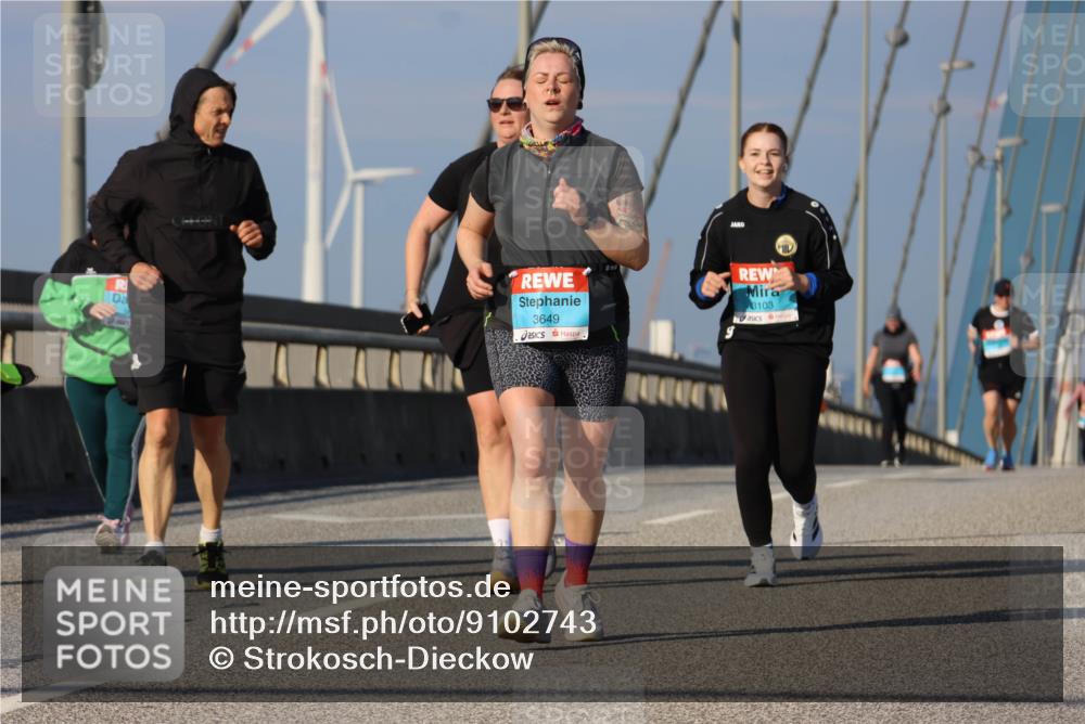 03.10.2025 - Köhlbrandbrückenlauf Strokosch-Dieckow http://msf.ph/oto/9102743 03.10.2025 10:09:25 Position 2 3649, 3103 meine-sportfotos.de