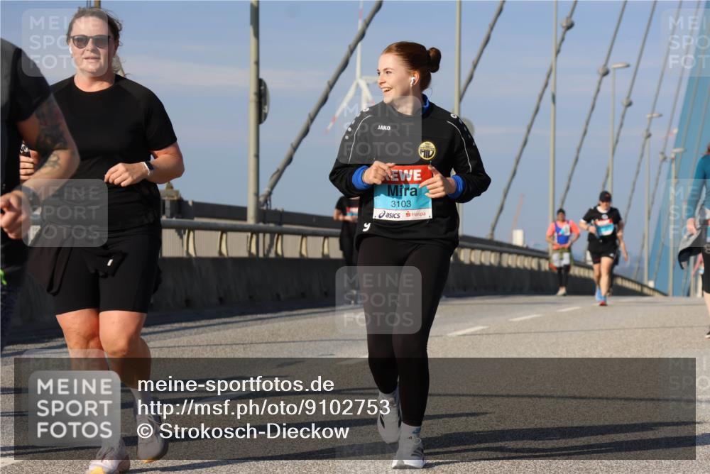 03.10.2025 - Köhlbrandbrückenlauf Strokosch-Dieckow http://msf.ph/oto/9102753 03.10.2025 10:09:31 Position 2 3103 meine-sportfotos.de
