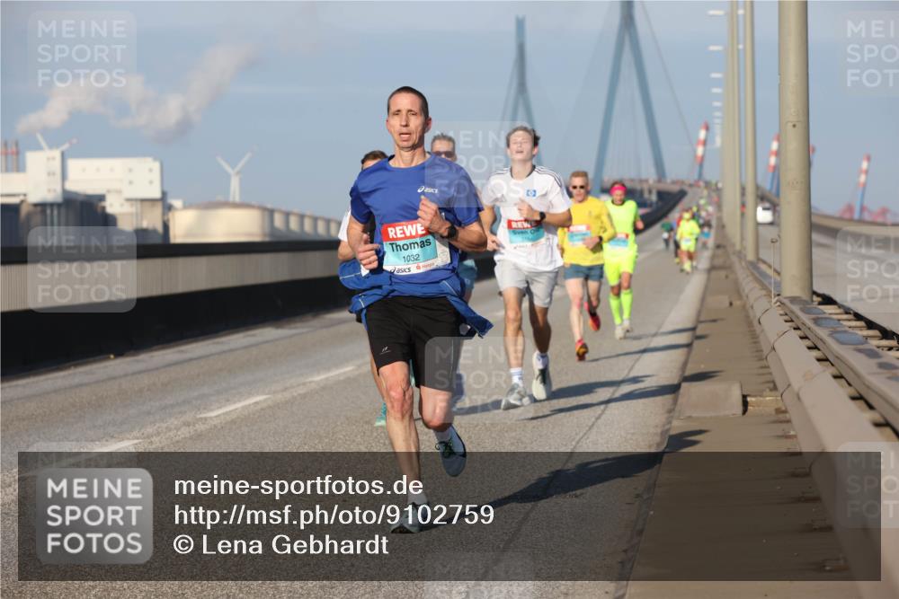 03.10.2025 - Köhlbrandbrückenlauf Lena Gebhardt http://msf.ph/oto/9102759 03.10.2025 09:37:42 Position 2 1032 meine-sportfotos.de