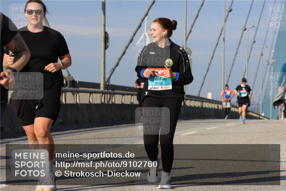 03.10.2025 - Köhlbrandbrückenlauf Strokosch-Dieckow http://msf.ph/oto/9102760 03.10.2025 10:09:31 Position 2 3103 meine-sportfotos.de