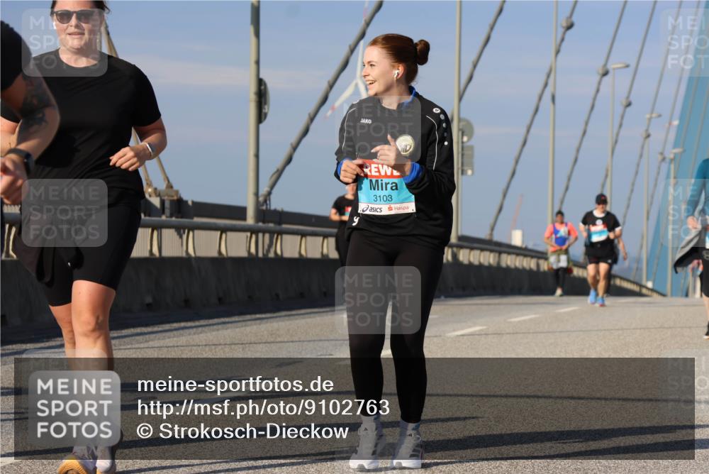 03.10.2025 - Köhlbrandbrückenlauf Strokosch-Dieckow http://msf.ph/oto/9102763 03.10.2025 10:09:31 Position 2 3103 meine-sportfotos.de