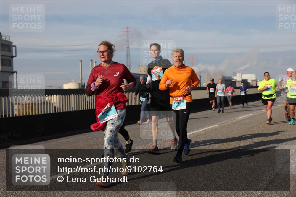 03.10.2025 - Köhlbrandbrückenlauf Lena Gebhardt http://msf.ph/oto/9102764 03.10.2025 10:12:02 Position 2 1988 meine-sportfotos.de