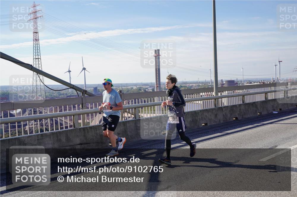 03.10.2025 - Köhlbrandbrückenlauf Michael Burmester http://msf.ph/oto/9102765 03.10.2025 12:47:34 Position 2  meine-sportfotos.de