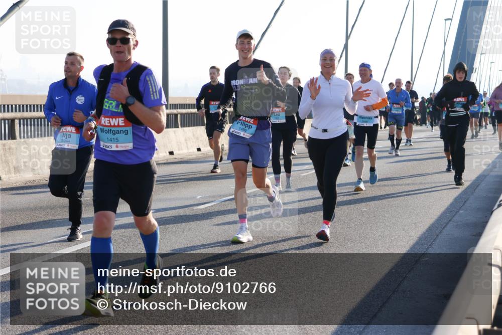 03.10.2025 - Köhlbrandbrückenlauf Strokosch-Dieckow http://msf.ph/oto/9102766 03.10.2025 09:25:20 Position 1 10, 3, 2944, 1415, 1486 meine-sportfotos.de