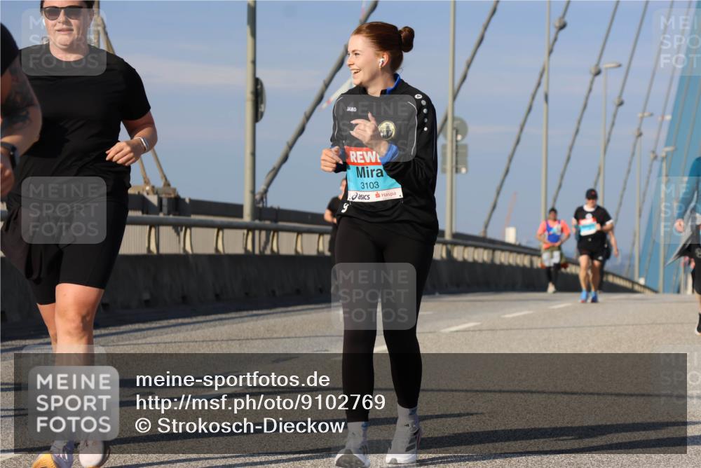 03.10.2025 - Köhlbrandbrückenlauf Strokosch-Dieckow http://msf.ph/oto/9102769 03.10.2025 10:09:31 Position 2 3103 meine-sportfotos.de