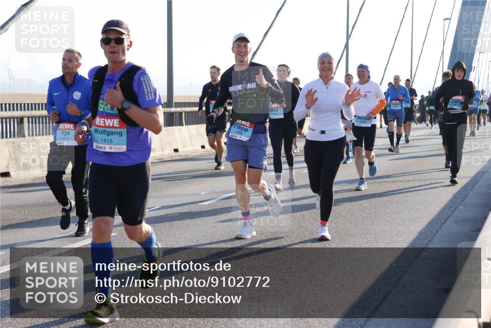 03.10.2025 - Köhlbrandbrückenlauf Strokosch-Dieckow http://msf.ph/oto/9102772 03.10.2025 09:25:20 Position 1 2944, 1415, 10, 3, 1486, 25 meine-sportfotos.de
