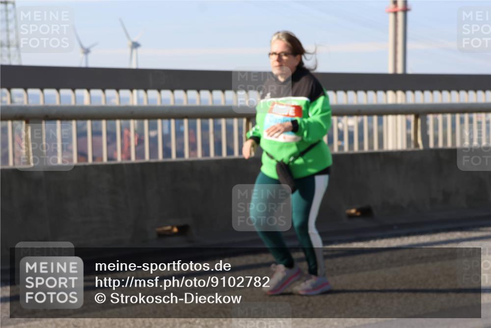 03.10.2025 - Köhlbrandbrückenlauf Strokosch-Dieckow http://msf.ph/oto/9102782 03.10.2025 10:09:36 Position 2  meine-sportfotos.de