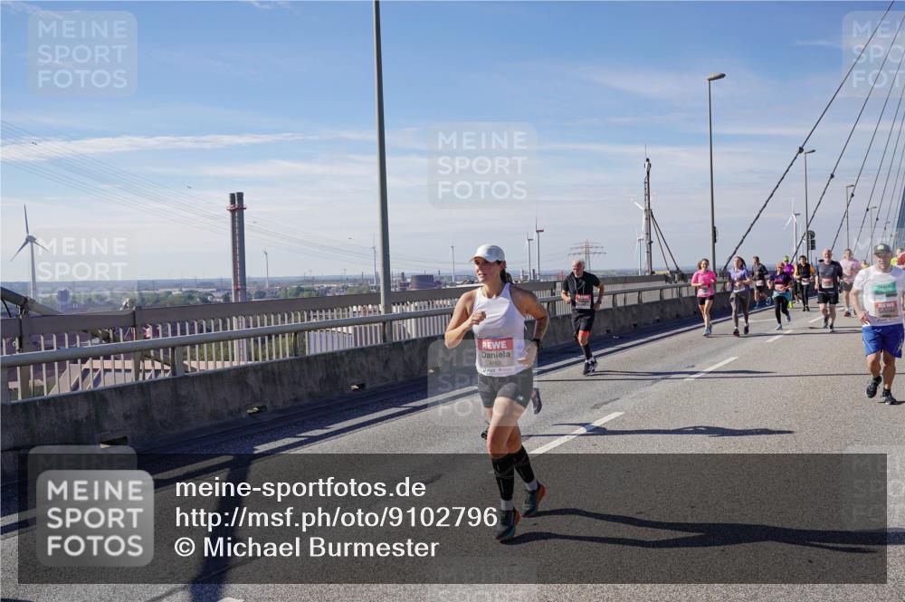 03.10.2025 - Köhlbrandbrückenlauf Michael Burmester http://msf.ph/oto/9102796 03.10.2025 12:47:35 Position 2  meine-sportfotos.de