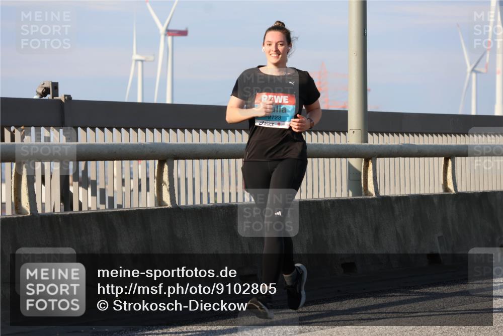 03.10.2025 - Köhlbrandbrückenlauf Strokosch-Dieckow http://msf.ph/oto/9102805 03.10.2025 10:09:41 Position 2 2723 meine-sportfotos.de