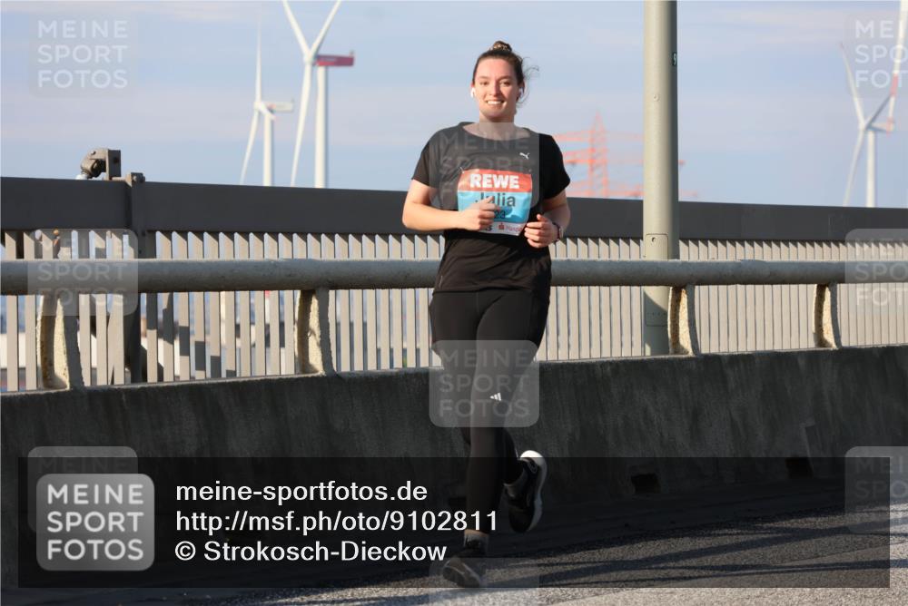 03.10.2025 - Köhlbrandbrückenlauf Strokosch-Dieckow http://msf.ph/oto/9102811 03.10.2025 10:09:41 Position 2 23 meine-sportfotos.de