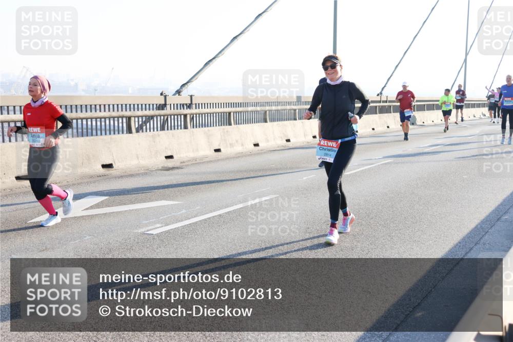 03.10.2025 - Köhlbrandbrückenlauf Strokosch-Dieckow http://msf.ph/oto/9102813 03.10.2025 09:25:46 Position 1 2814 meine-sportfotos.de