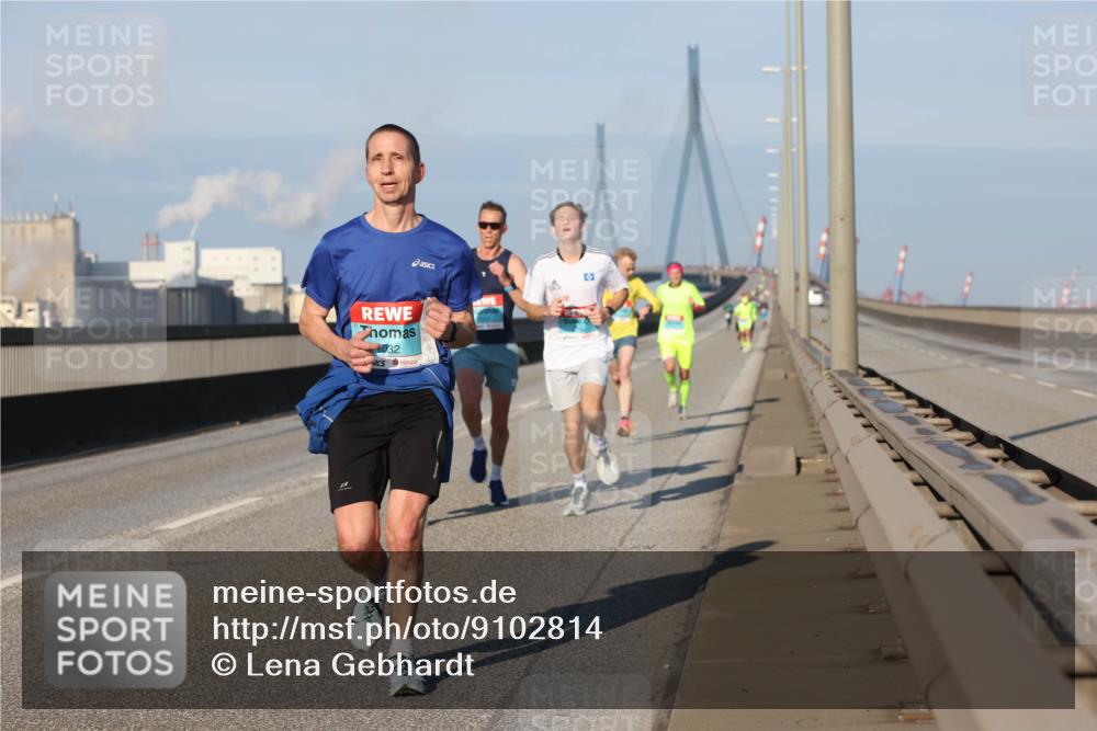 03.10.2025 - Köhlbrandbrückenlauf Lena Gebhardt http://msf.ph/oto/9102814 03.10.2025 09:37:43 Position 2 1032 meine-sportfotos.de
