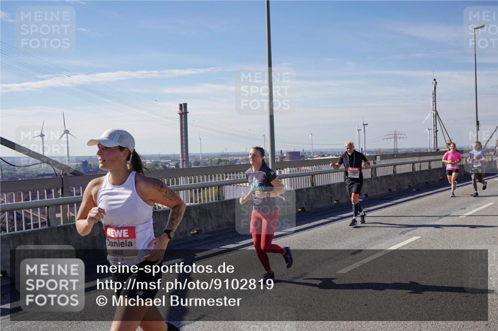 03.10.2025 - Köhlbrandbrückenlauf Michael Burmester http://msf.ph/oto/9102819 03.10.2025 12:47:36 Position 2 4862 meine-sportfotos.de