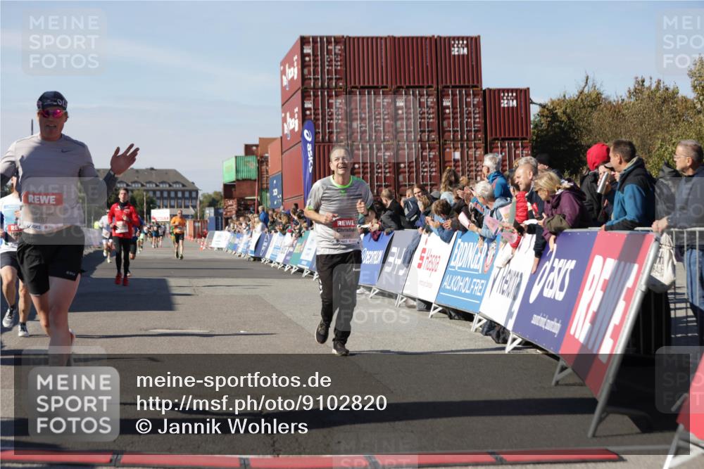 03.10.2025 - Köhlbrandbrückenlauf Jannik Wohlers http://msf.ph/oto/9102820 03.10.2025 12:57:34 Ziel 4032, 4076, 4105, 4518, 6020, 6122, 6767 meine-sportfotos.de