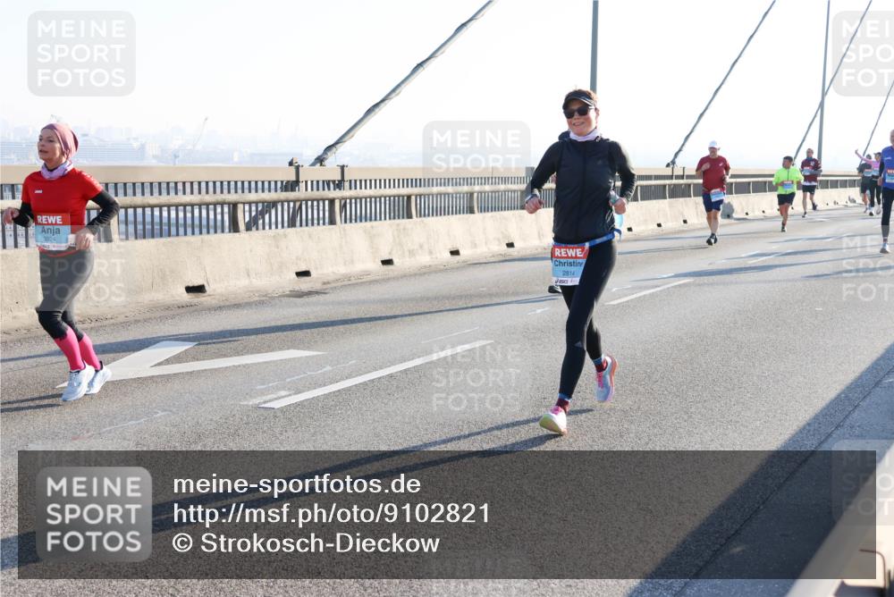 03.10.2025 - Köhlbrandbrückenlauf Strokosch-Dieckow http://msf.ph/oto/9102821 03.10.2025 09:25:46 Position 1 3524, 2814 meine-sportfotos.de