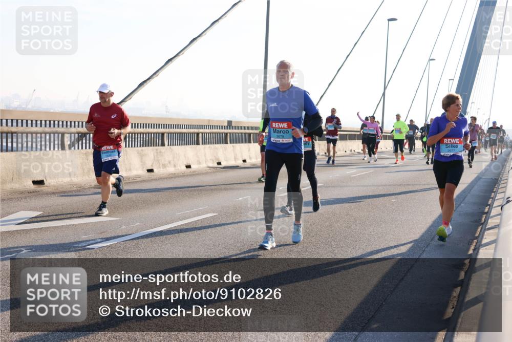 03.10.2025 - Köhlbrandbrückenlauf Strokosch-Dieckow http://msf.ph/oto/9102826 03.10.2025 09:25:50 Position 1 3679, 2677 meine-sportfotos.de