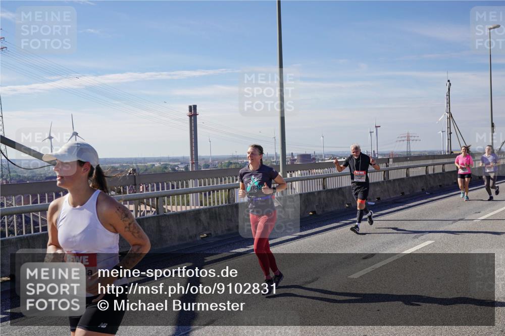 03.10.2025 - Köhlbrandbrückenlauf Michael Burmester http://msf.ph/oto/9102831 03.10.2025 12:47:36 Position 2 4862 meine-sportfotos.de