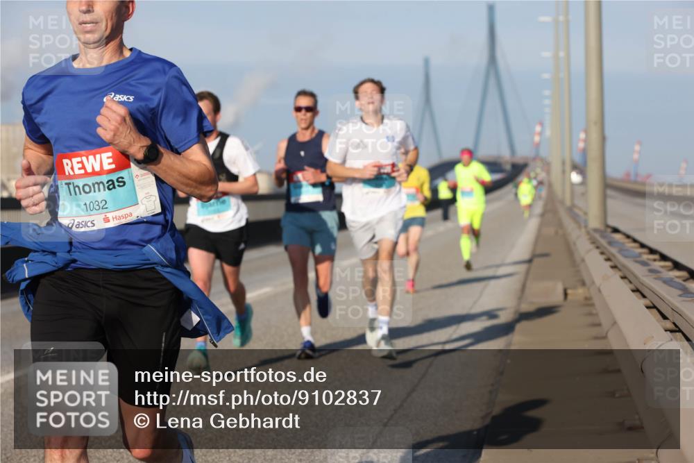 03.10.2025 - Köhlbrandbrückenlauf Lena Gebhardt http://msf.ph/oto/9102837 03.10.2025 09:37:44 Position 2 1032 meine-sportfotos.de