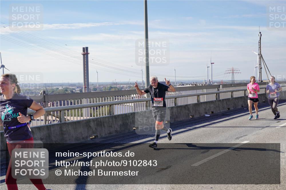 03.10.2025 - Köhlbrandbrückenlauf Michael Burmester http://msf.ph/oto/9102843 03.10.2025 12:47:37 Position 2 361, 4487 meine-sportfotos.de