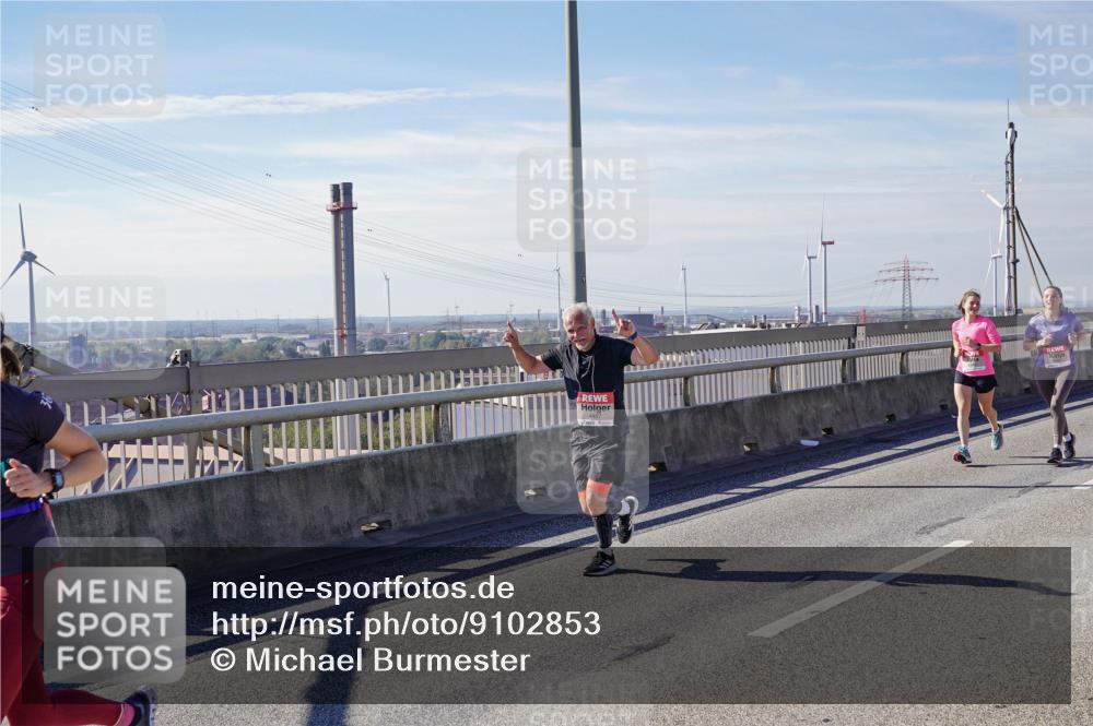 03.10.2025 - Köhlbrandbrückenlauf Michael Burmester http://msf.ph/oto/9102853 03.10.2025 12:47:37 Position 2  meine-sportfotos.de