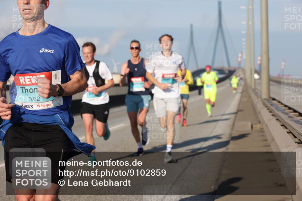 03.10.2025 - Köhlbrandbrückenlauf Lena Gebhardt http://msf.ph/oto/9102859 03.10.2025 09:37:44 Position 2 1032, 1032 meine-sportfotos.de