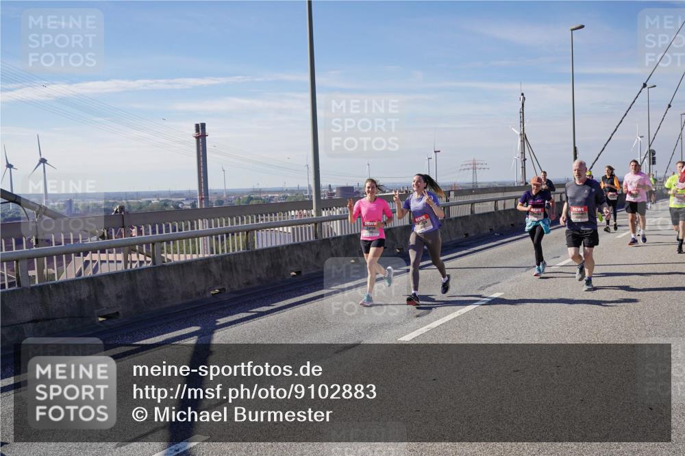 03.10.2025 - Köhlbrandbrückenlauf Michael Burmester http://msf.ph/oto/9102883 03.10.2025 12:47:39 Position 2  meine-sportfotos.de