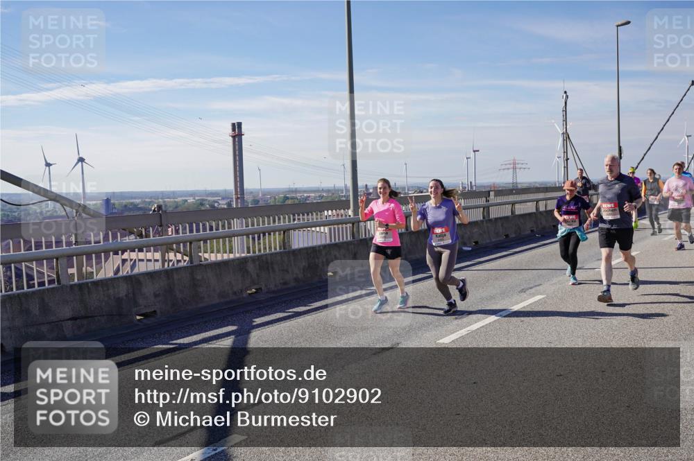 03.10.2025 - Köhlbrandbrückenlauf Michael Burmester http://msf.ph/oto/9102902 03.10.2025 12:47:39 Position 2  meine-sportfotos.de