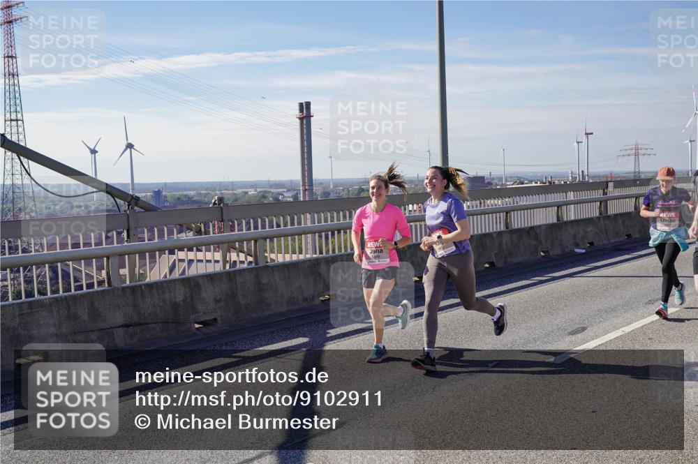 03.10.2025 - Köhlbrandbrückenlauf Michael Burmester http://msf.ph/oto/9102911 03.10.2025 12:47:40 Position 2  meine-sportfotos.de