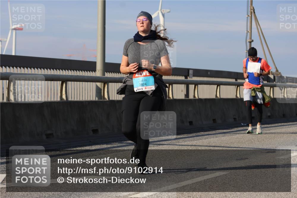 03.10.2025 - Köhlbrandbrückenlauf Strokosch-Dieckow http://msf.ph/oto/9102914 03.10.2025 10:09:56 Position 2 3824 meine-sportfotos.de