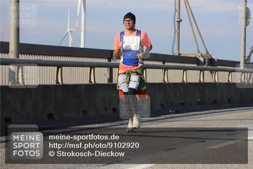 03.10.2025 - Köhlbrandbrückenlauf Strokosch-Dieckow http://msf.ph/oto/9102920 03.10.2025 10:09:58 Position 2  meine-sportfotos.de