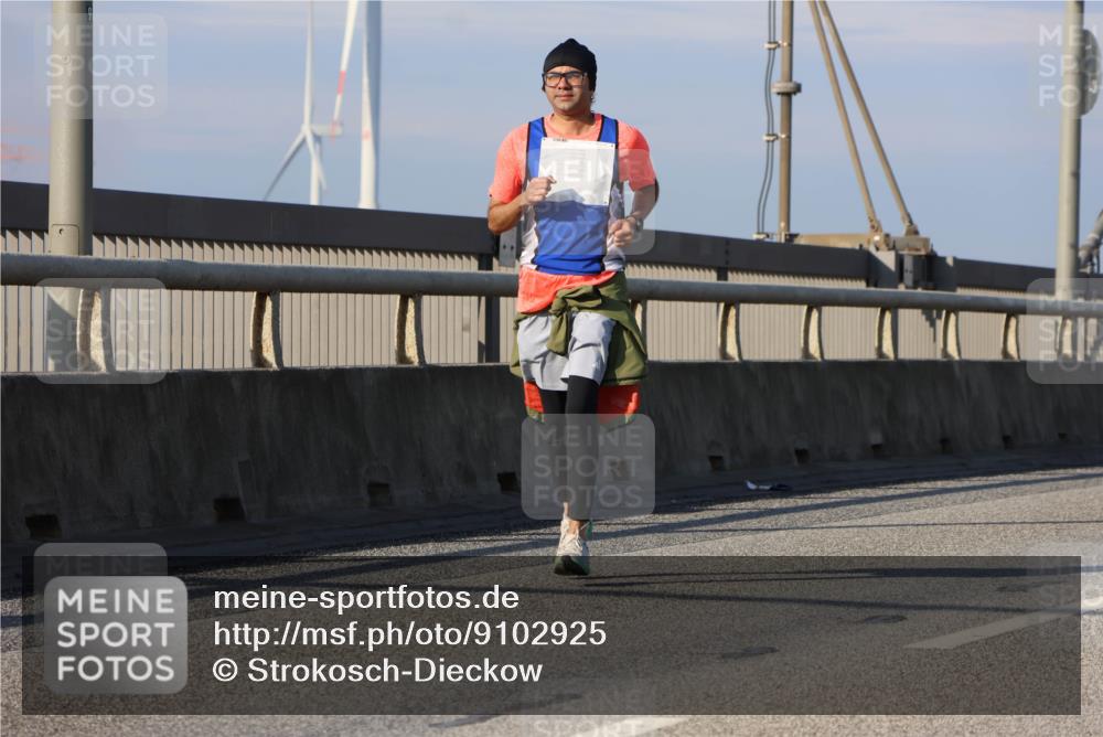 03.10.2025 - Köhlbrandbrückenlauf Strokosch-Dieckow http://msf.ph/oto/9102925 03.10.2025 10:09:58 Position 2  meine-sportfotos.de