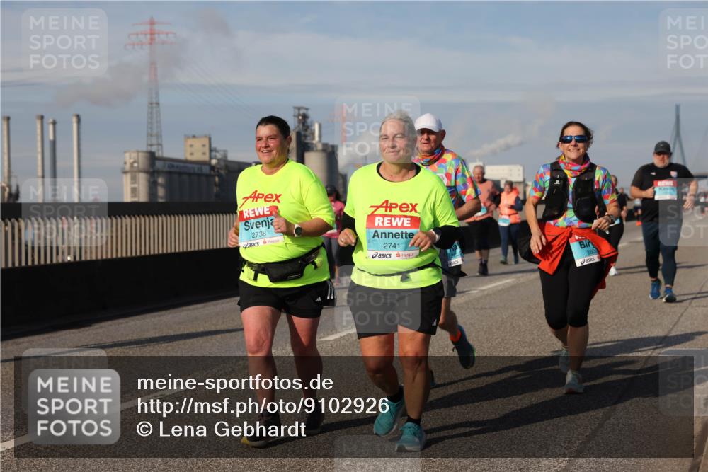 03.10.2025 - Köhlbrandbrückenlauf Lena Gebhardt http://msf.ph/oto/9102926 03.10.2025 10:12:06 Position 2 2738, 2741, 2600 meine-sportfotos.de