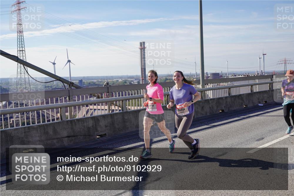 03.10.2025 - Köhlbrandbrückenlauf Michael Burmester http://msf.ph/oto/9102929 03.10.2025 12:47:40 Position 2 6450 meine-sportfotos.de