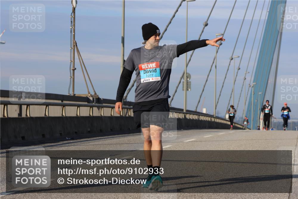 03.10.2025 - Köhlbrandbrückenlauf Strokosch-Dieckow http://msf.ph/oto/9102933 03.10.2025 10:10:28 Position 2 2277 meine-sportfotos.de
